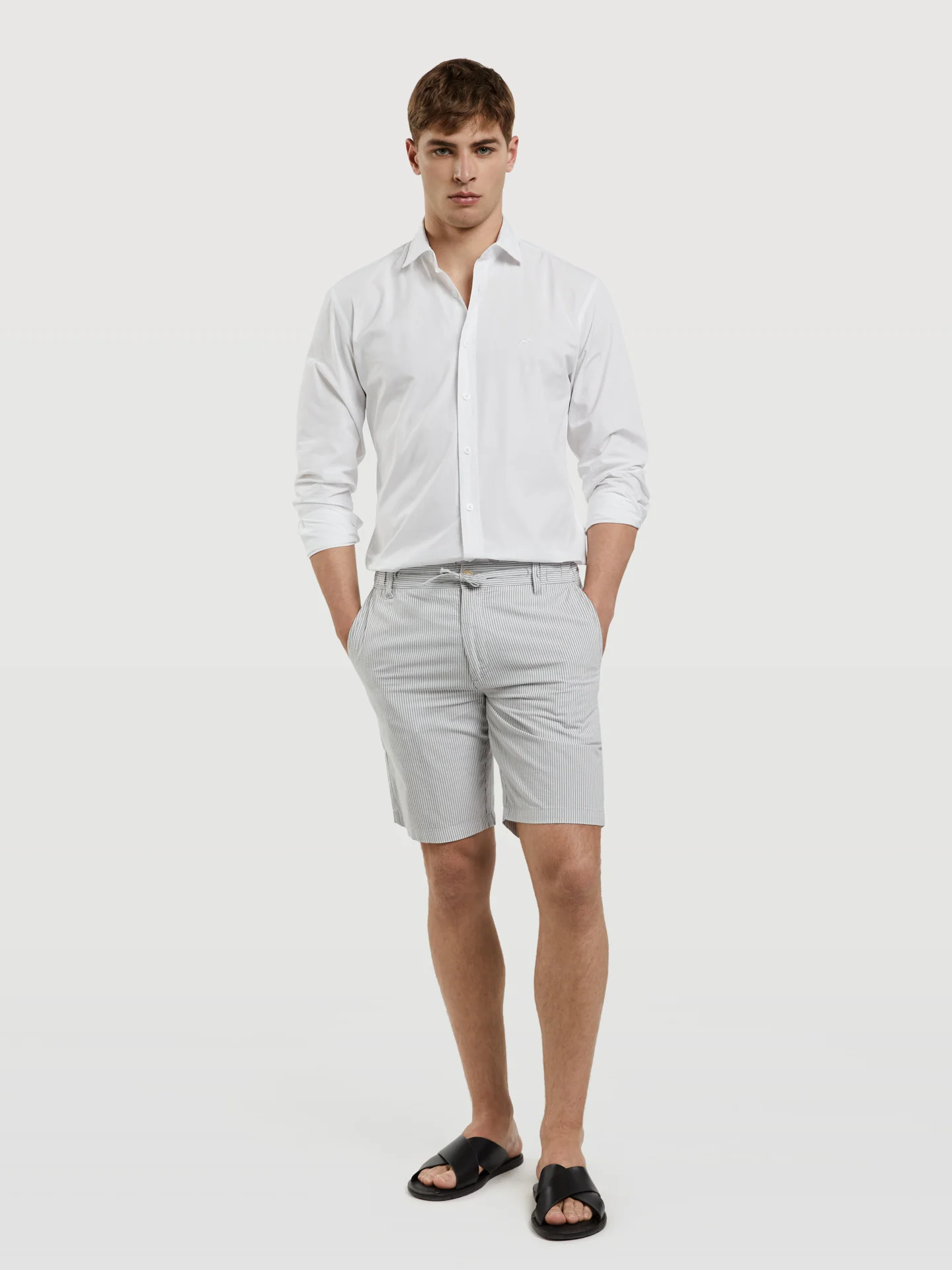 Comfort Striped Seersucker Slim Fit Bermuda - Image 9