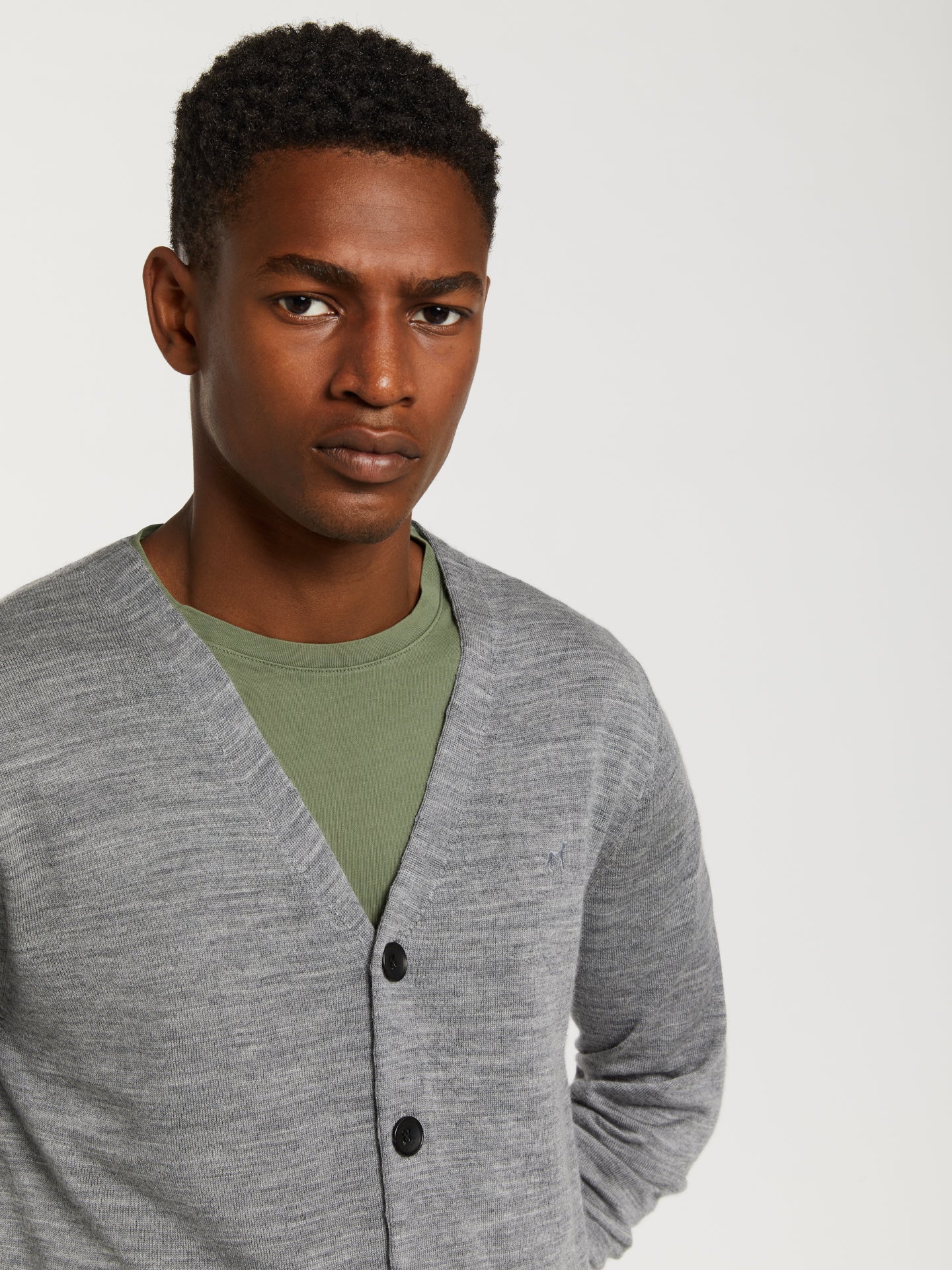Extra fine merino wool cardigan - Image 12
