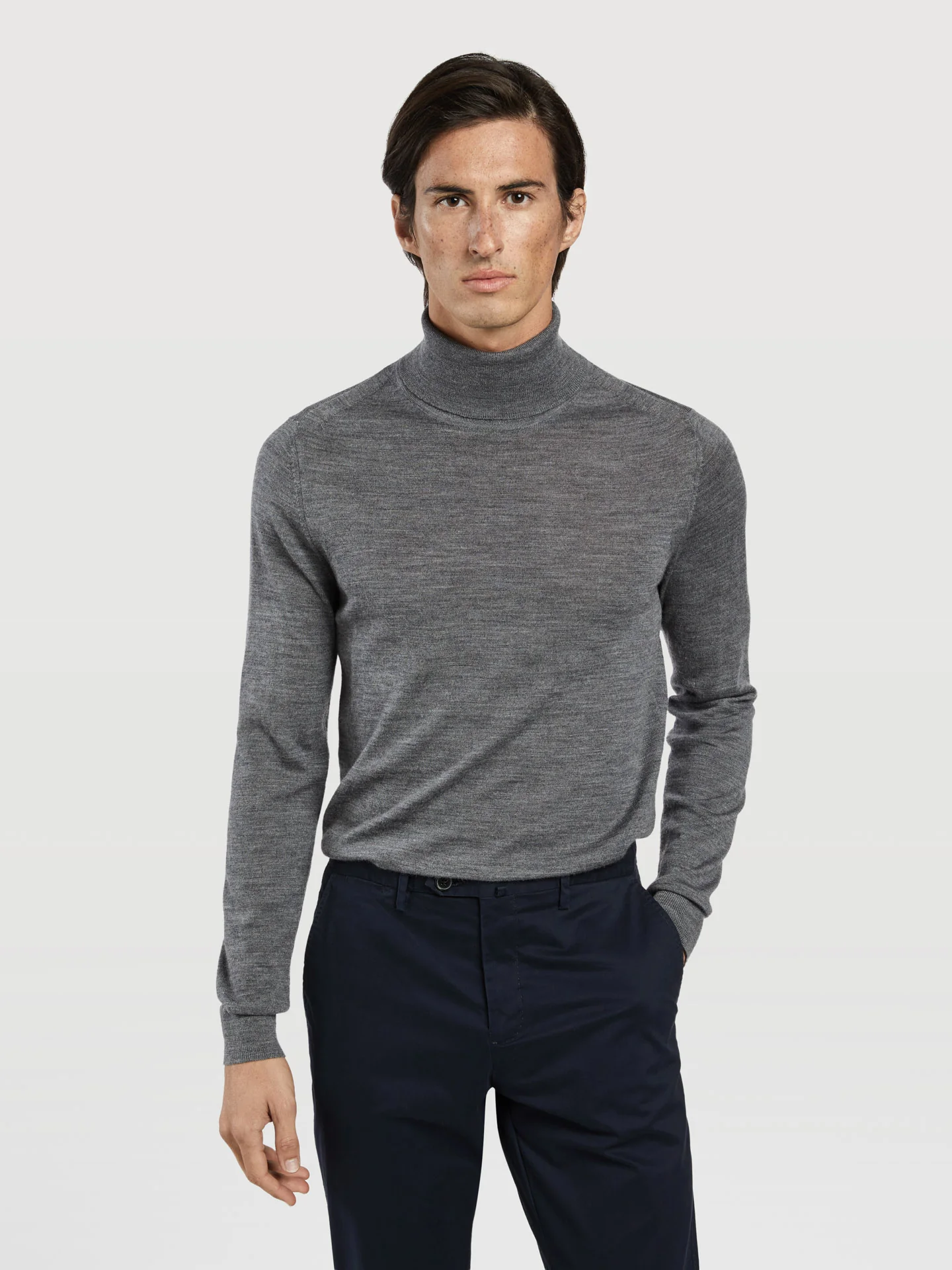 Extra fine merino wool turtle neck sweater - Image 5
