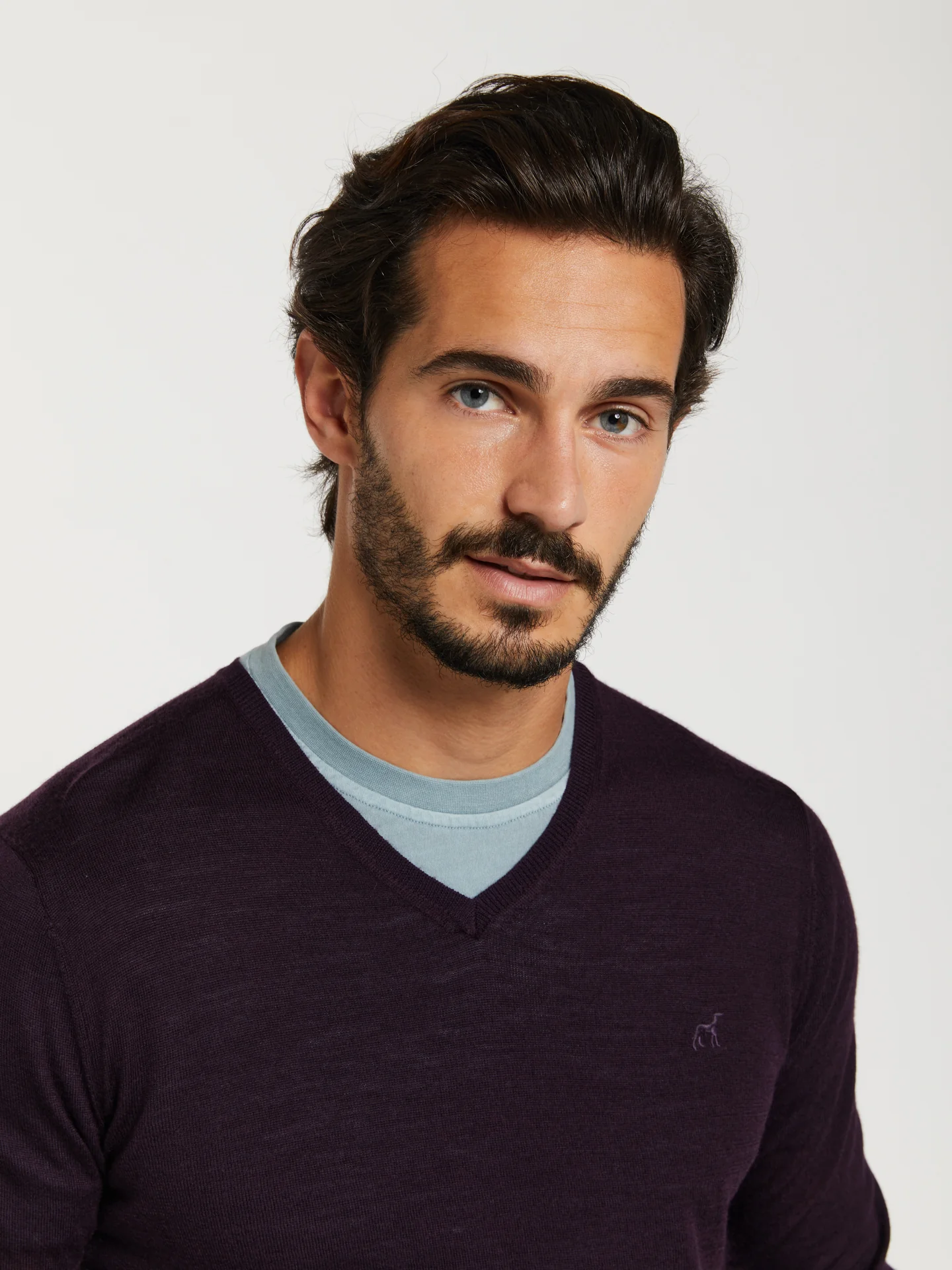 Extra fine merino wool v-neck sweater - Image 2