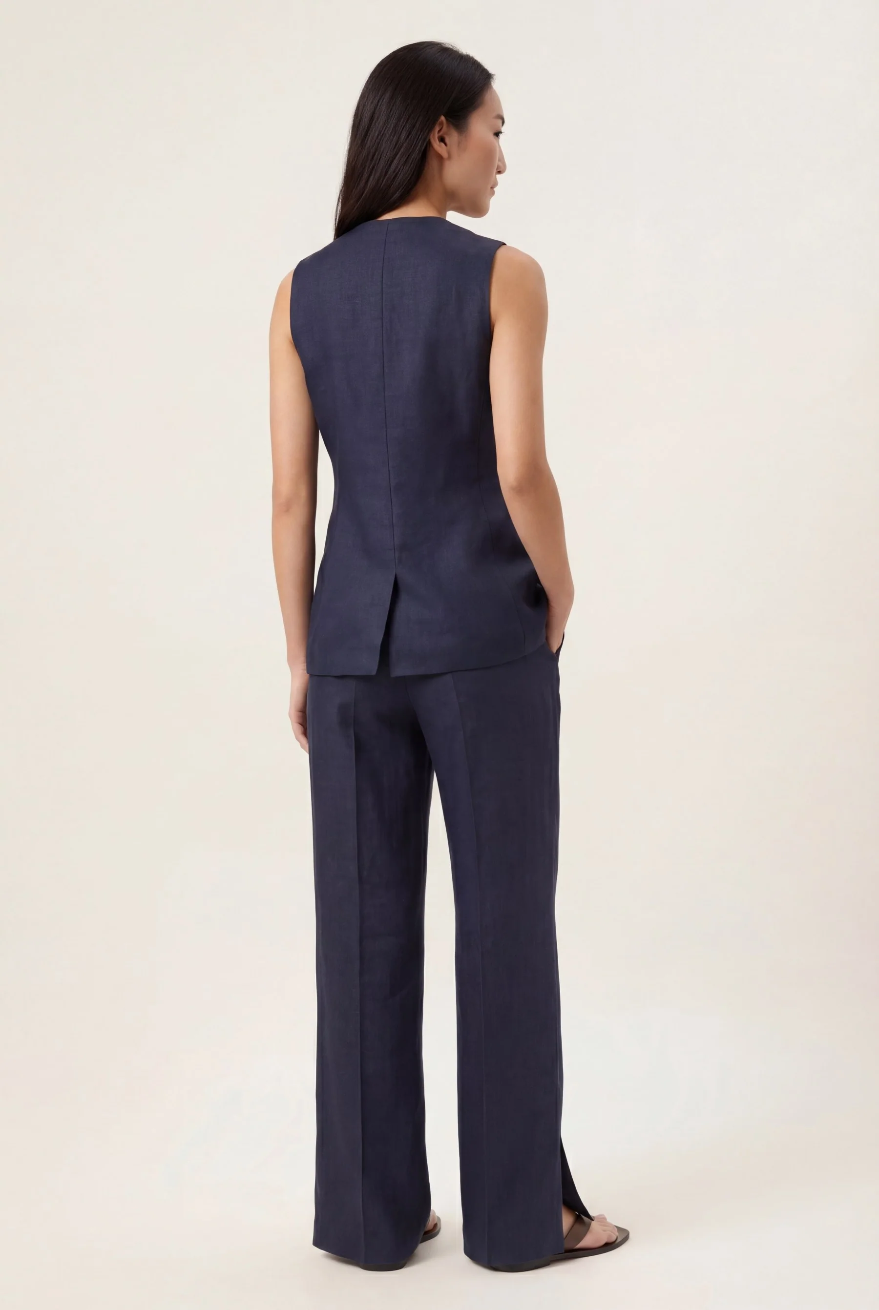 High-Waist Loose Fit Linen Trousers With Side Slits And Creases - Image 3