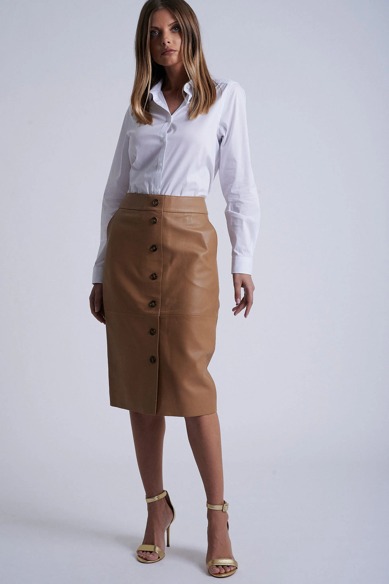 High waist pencil leather skirt.
