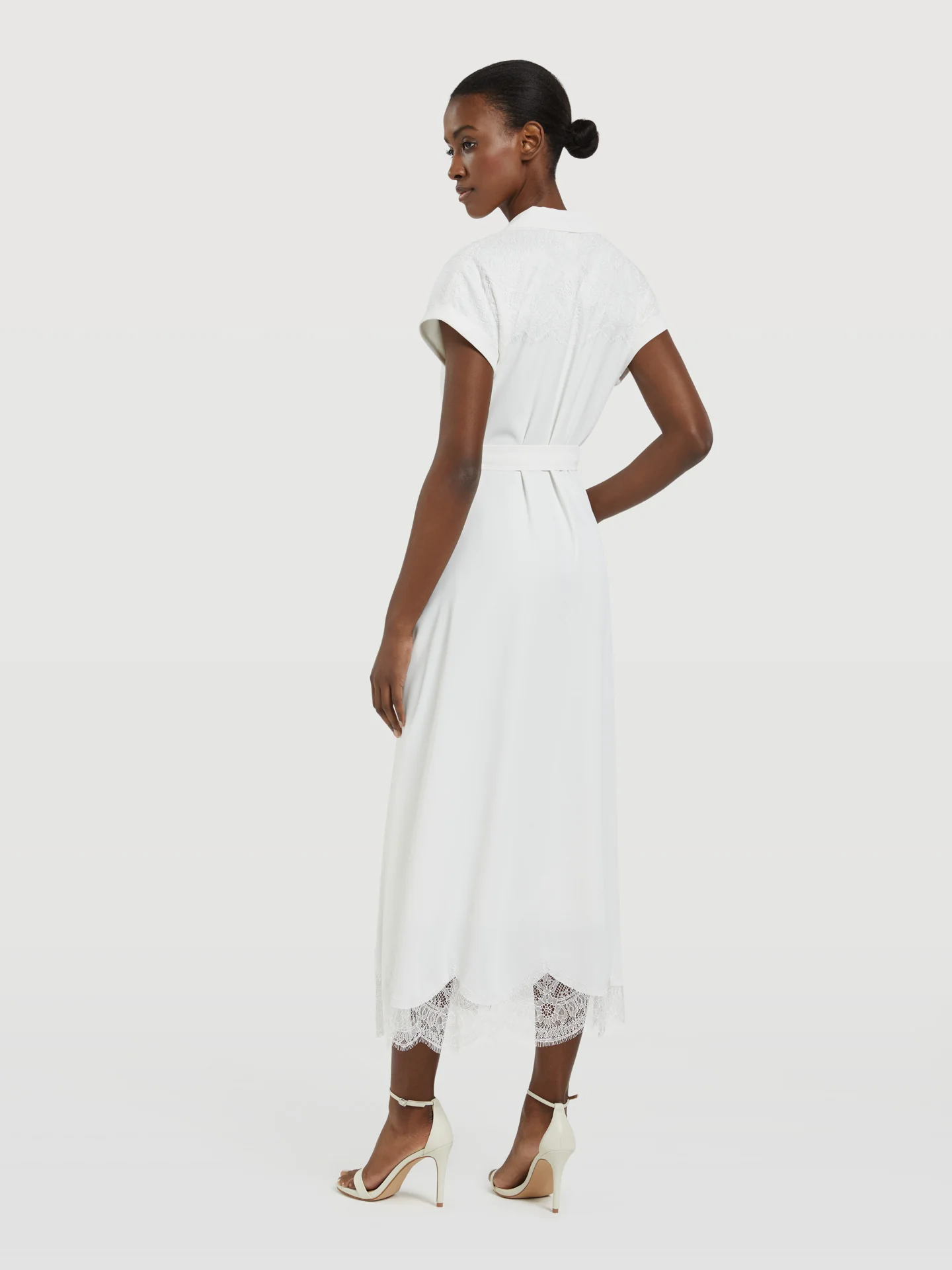 Long Dress With Lace - Image 3