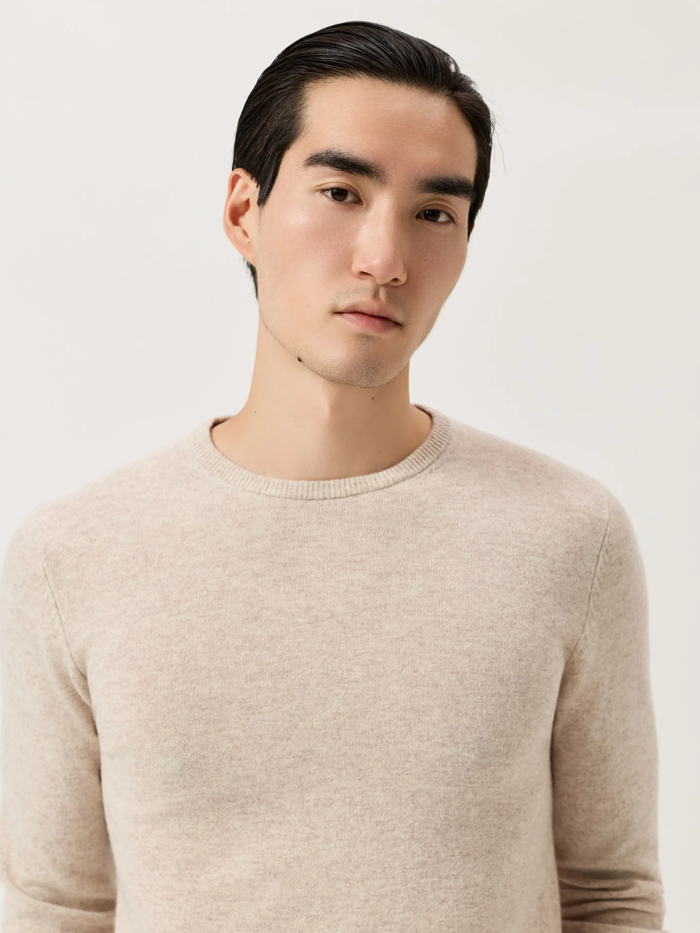 Long Sleeve Crew Neck Sweater In Fine Lambswool - Image 12