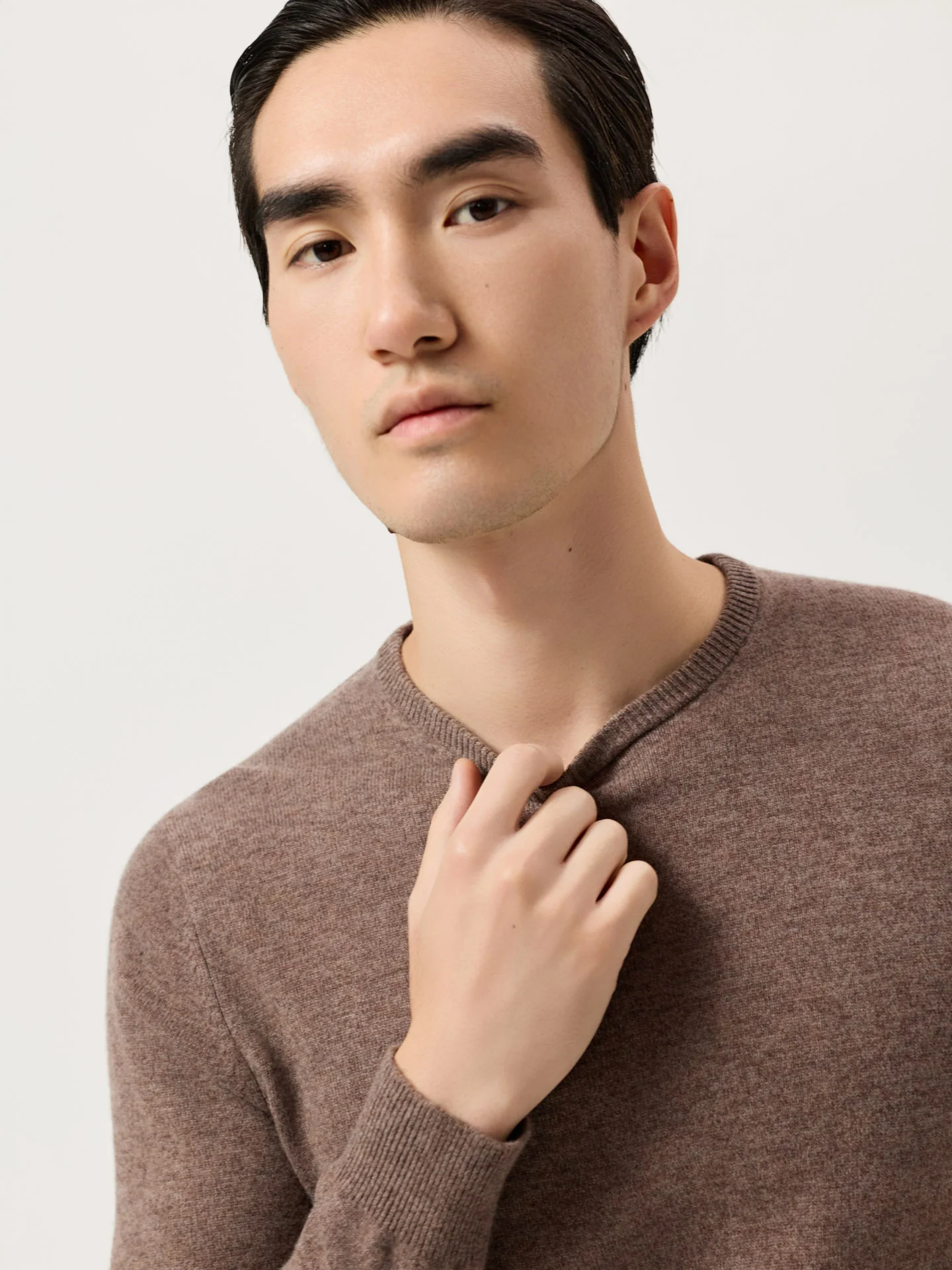 Long Sleeve Crew Neck Sweater In Fine Lambswool - Image 14