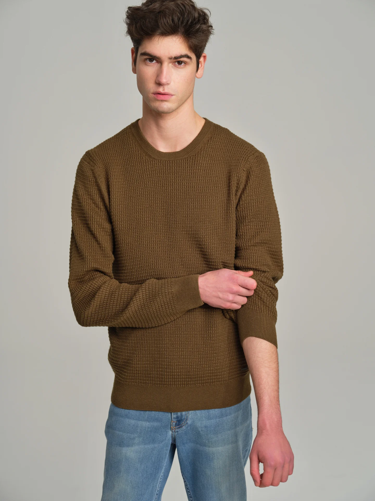 Long sleeve crew neck sweater with waffle knitting - Image 15