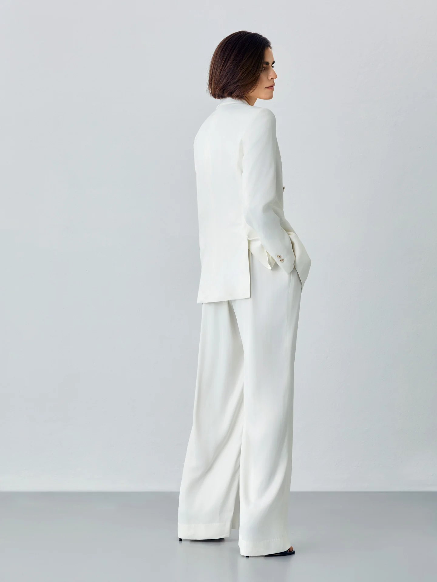 Loose Fit Trousers In Cotton Blend With Elasticated Waistband - Image 3