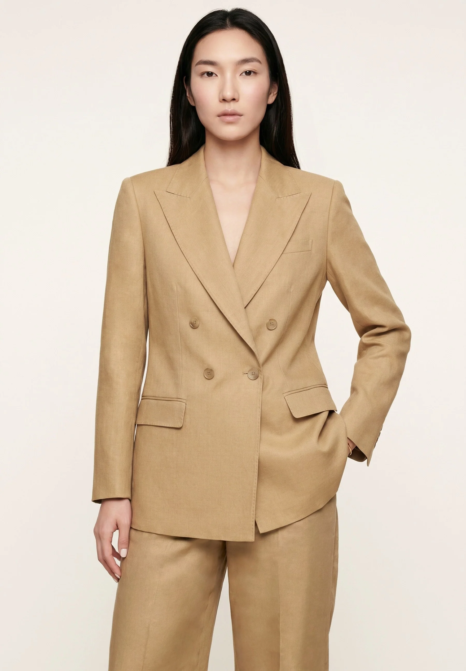 Loose Fit Trousers In Lyocell And Tencel Blend With Pressed Creases - Image 7