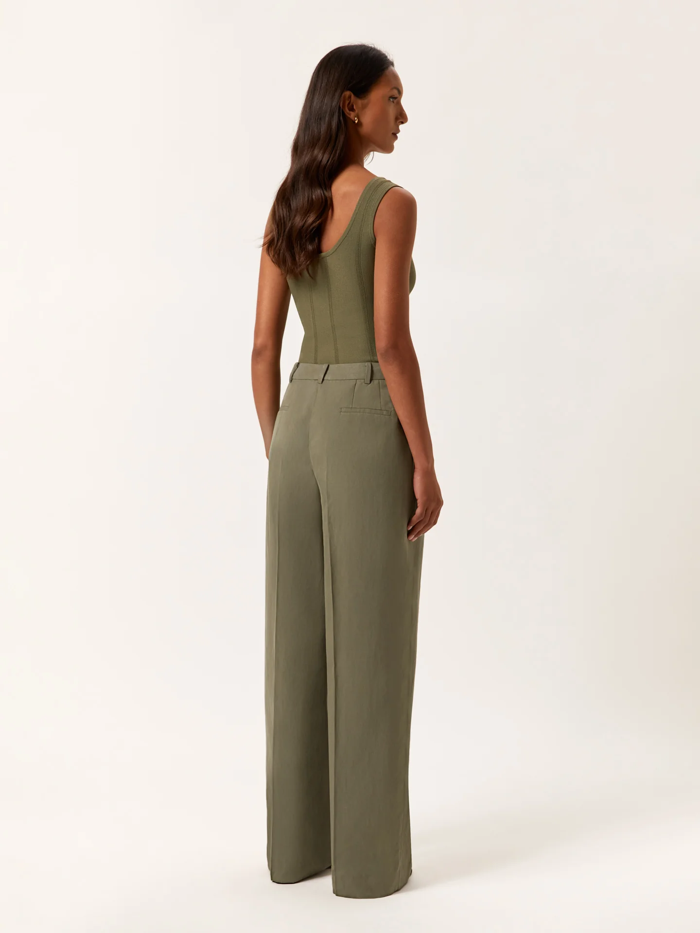 Loose Fit Trousers In Lyocell Linen & Cotton Blend With Pleats - Image 3