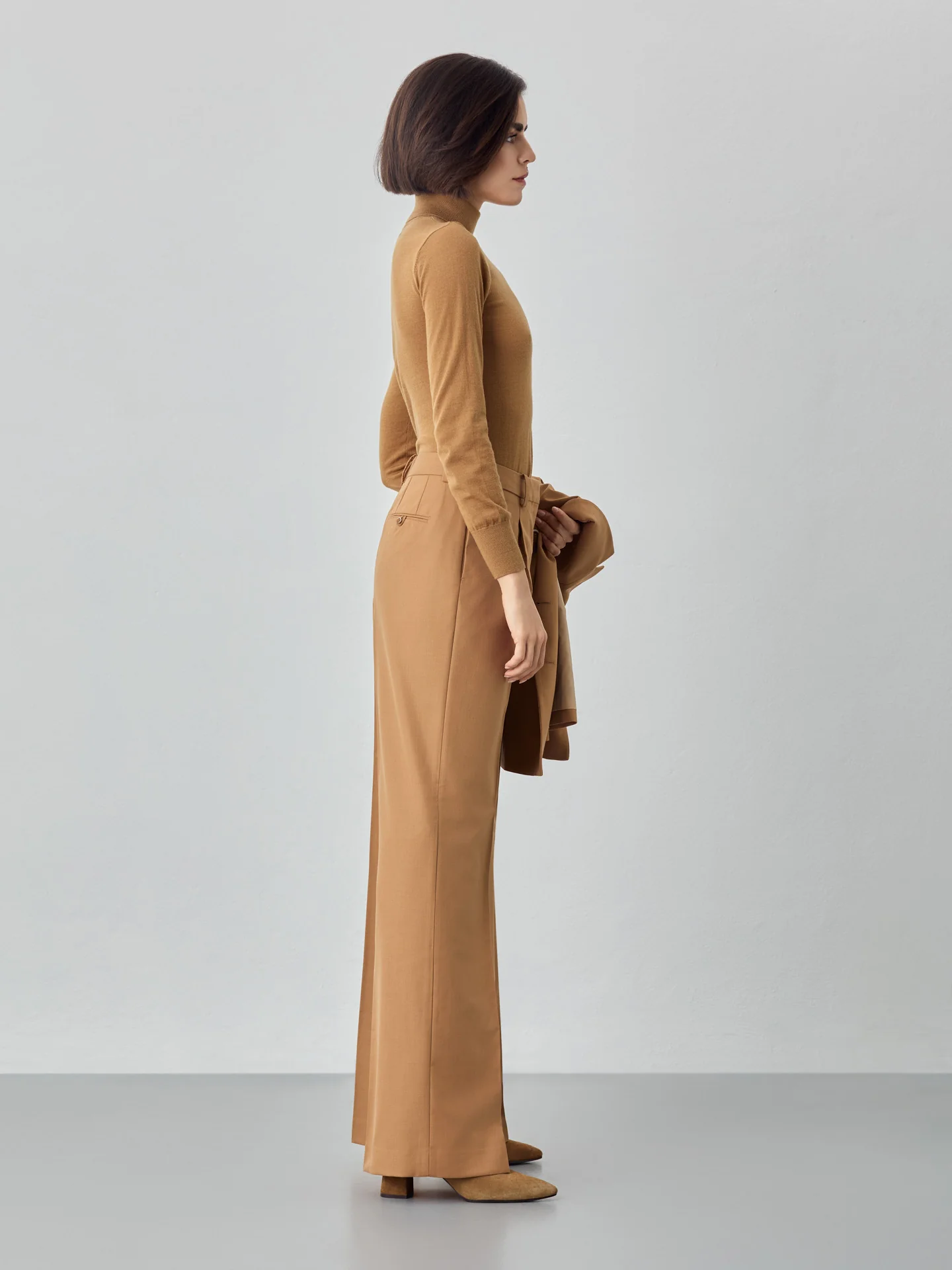 Loose Fit Trousers In Rayon Blend With Pleats - Image 4