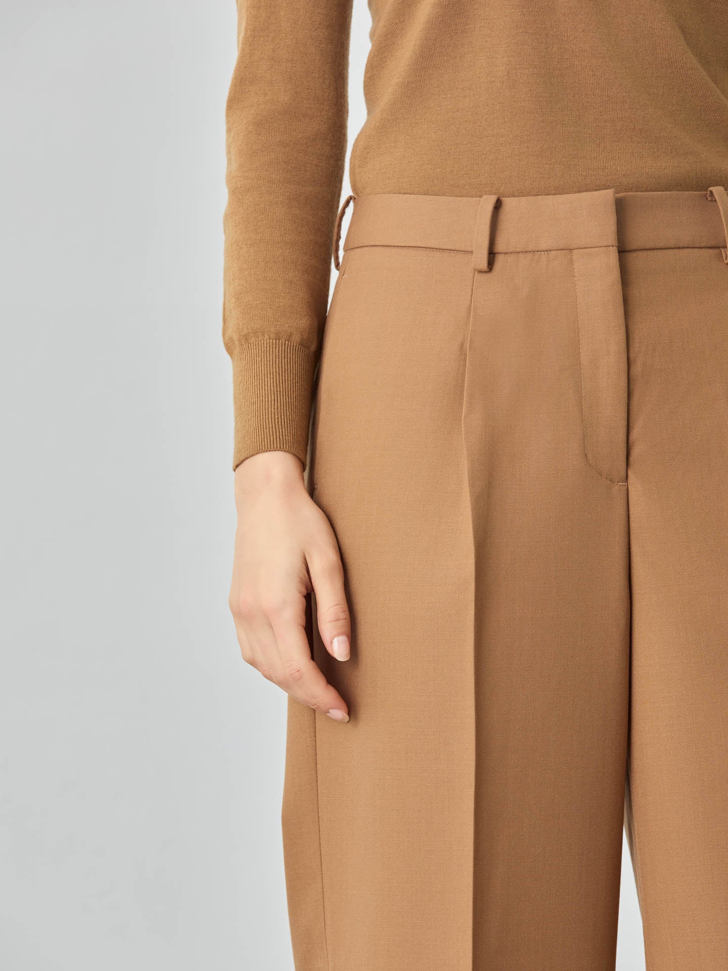 Loose Fit Trousers In Rayon Blend With Pleats - Image 5
