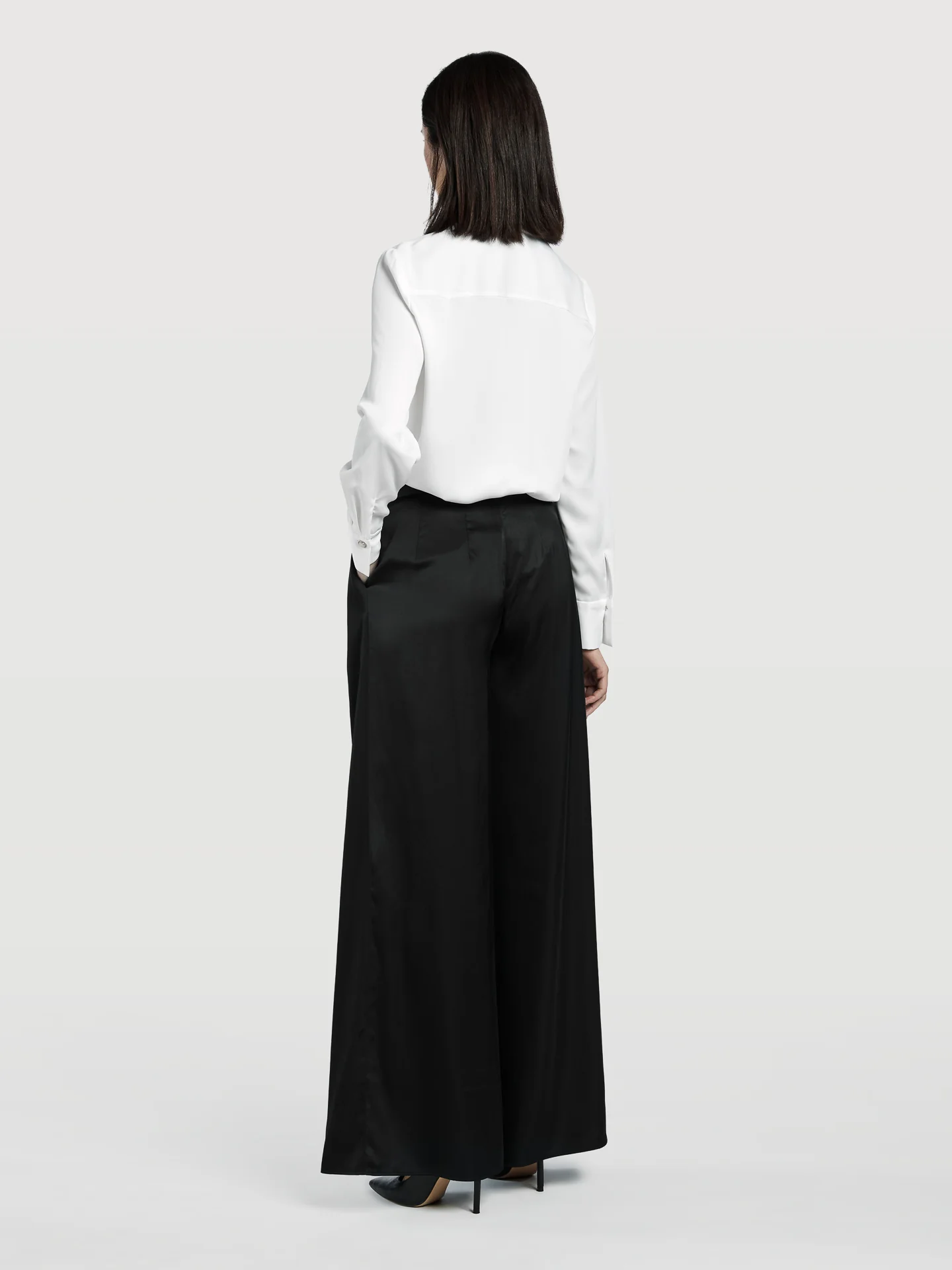 Loose Trousers With Pleats - Image 3