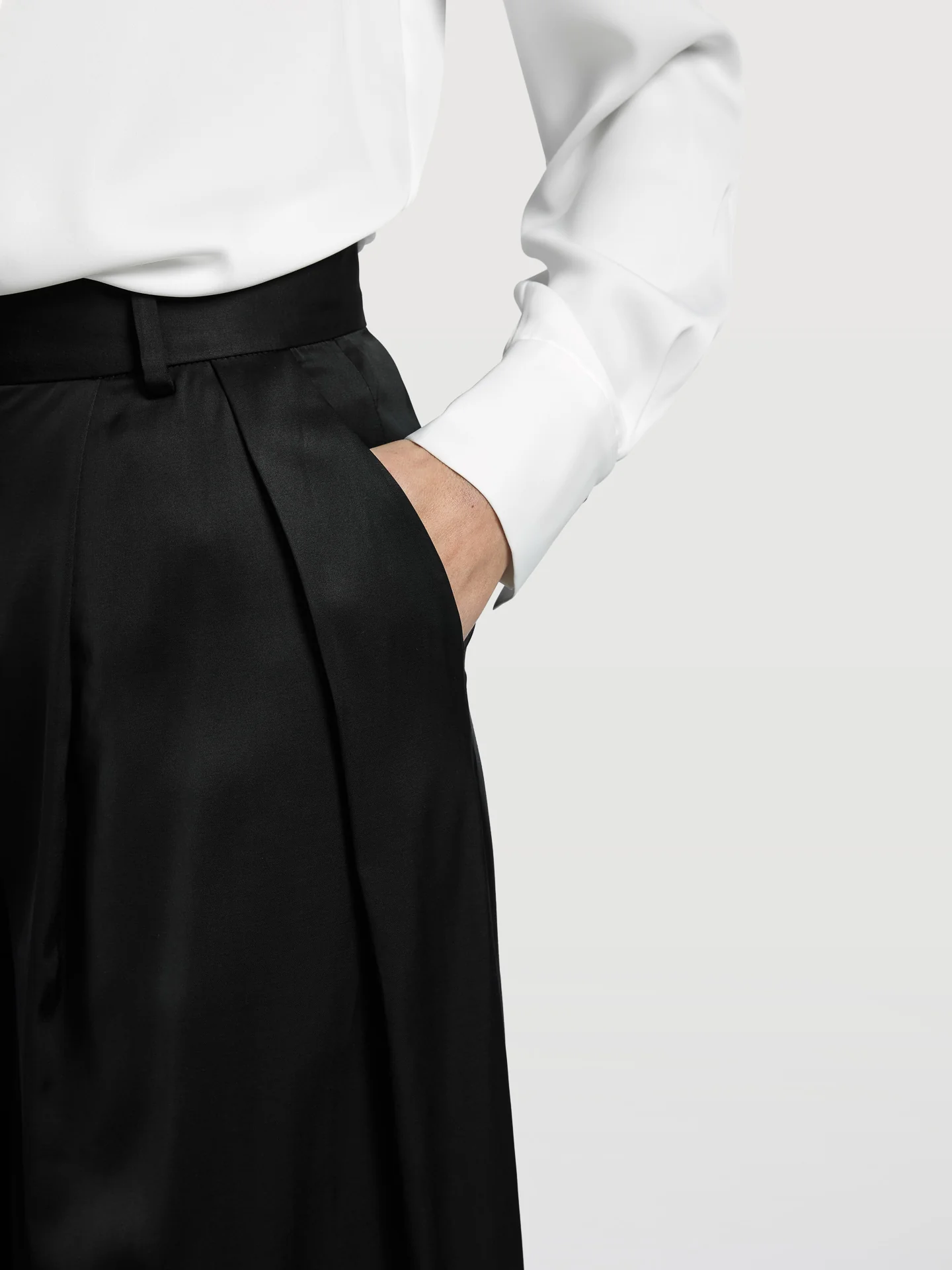 Loose Trousers With Pleats - Image 4