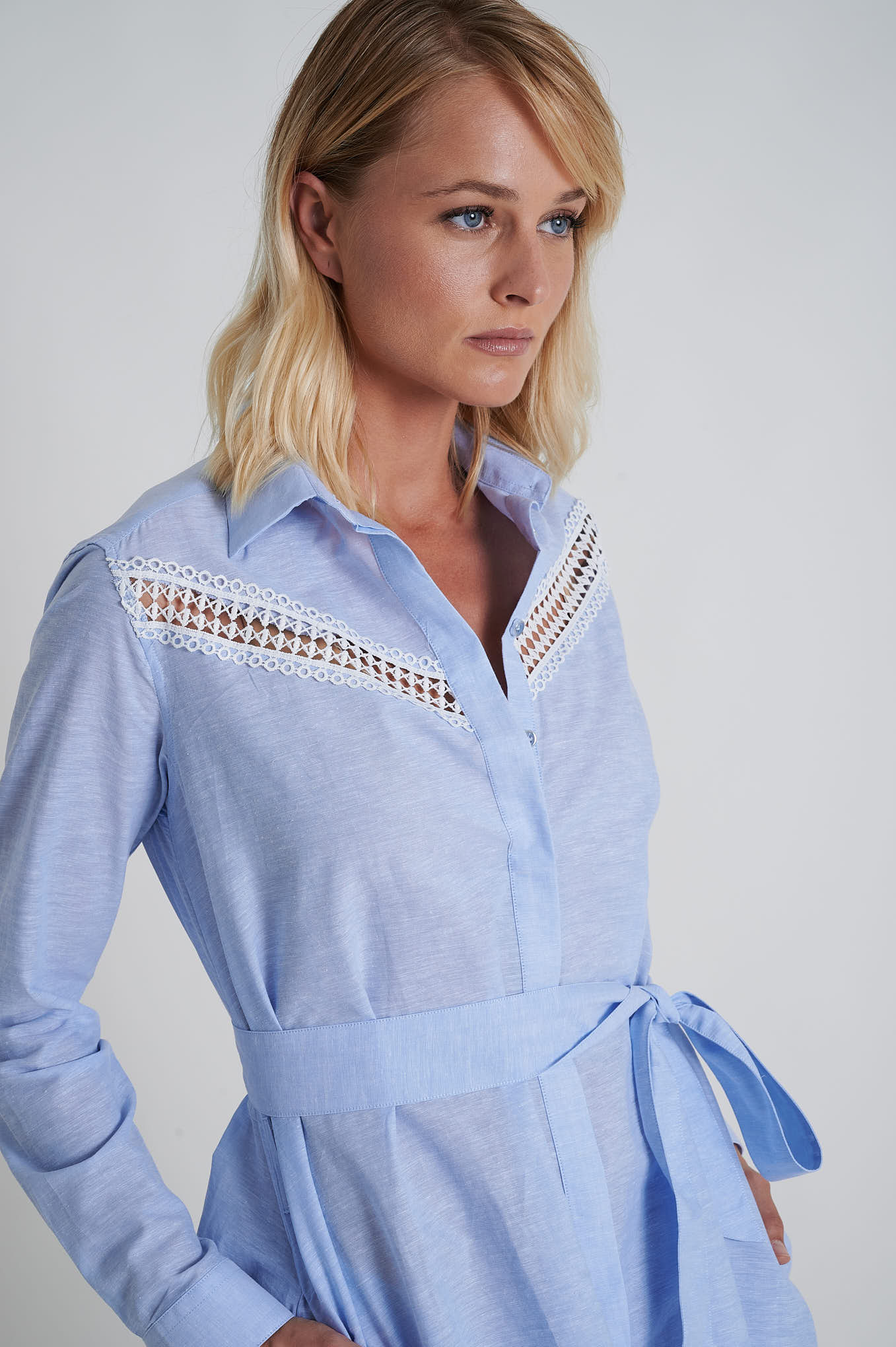 Midi shirt dress in cotton and linen blend - Image 4