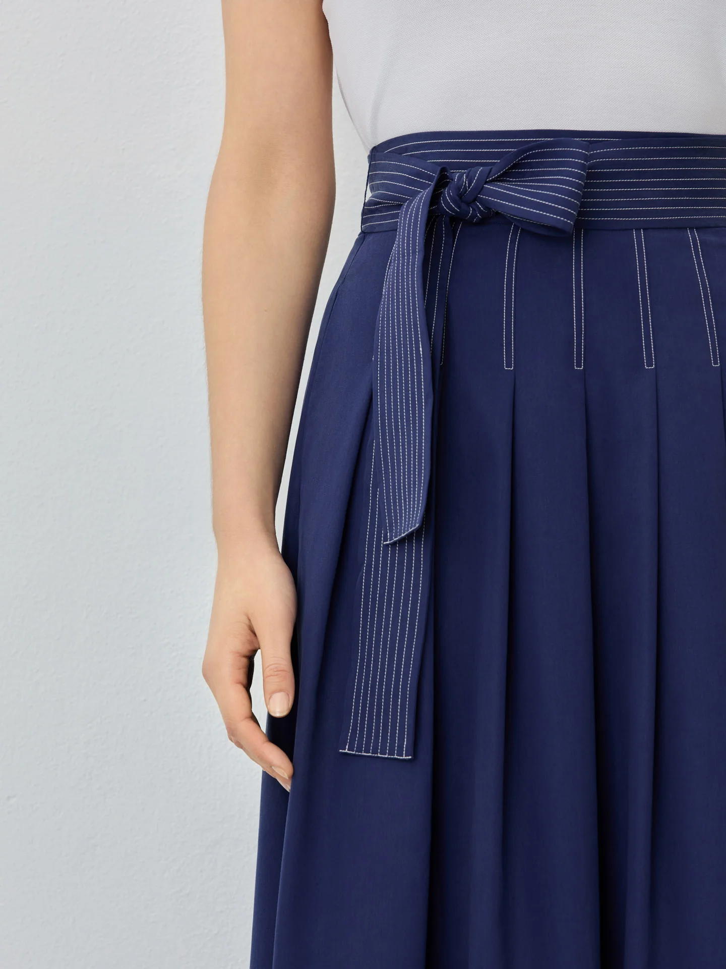 Midi Skirt In Tencel Blend With Belt - Image 3
