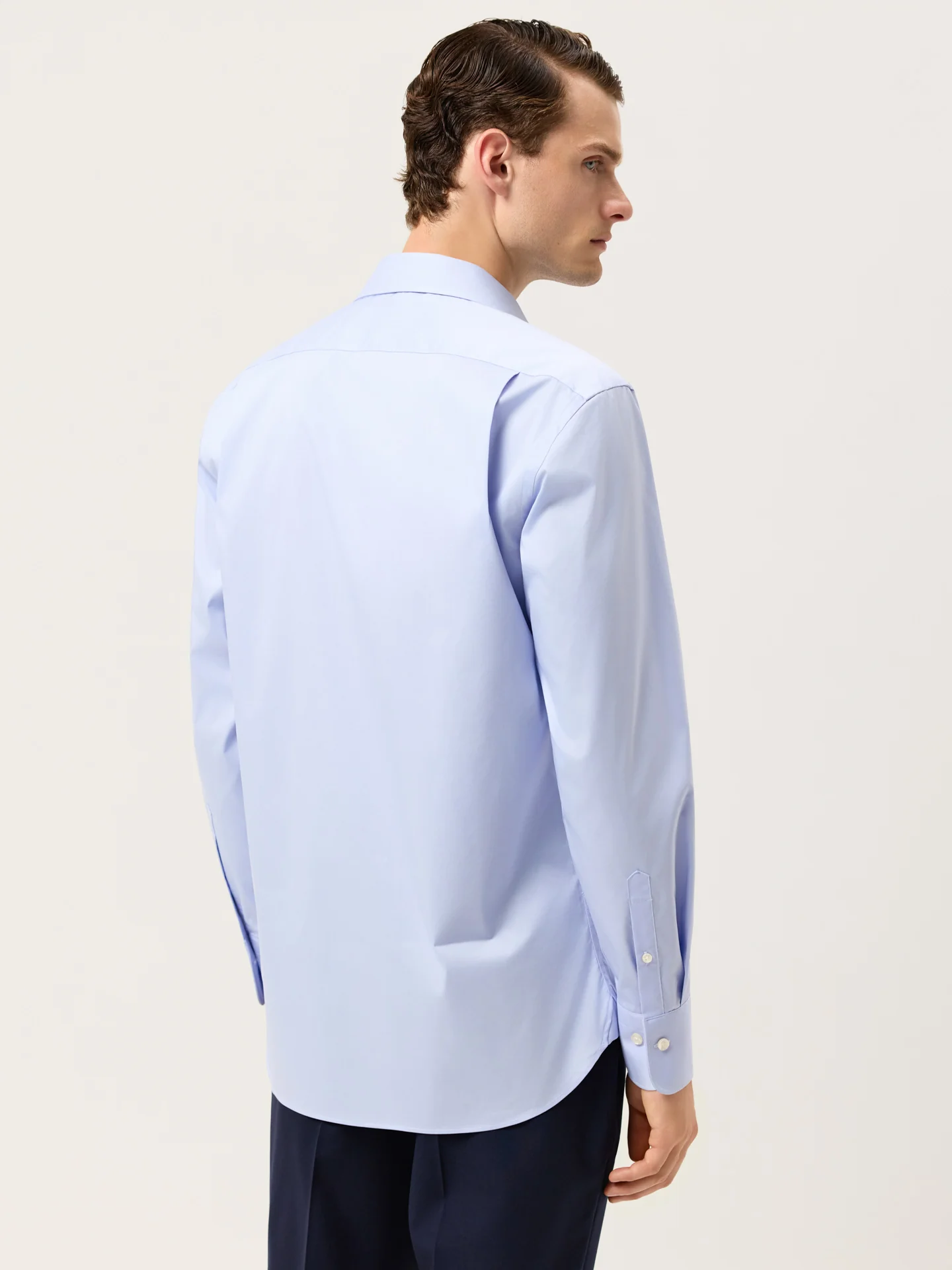 Regular Fit Cotton Stretch Travel Shirt With Oxford Collar and Chest Pocket. - Image 7