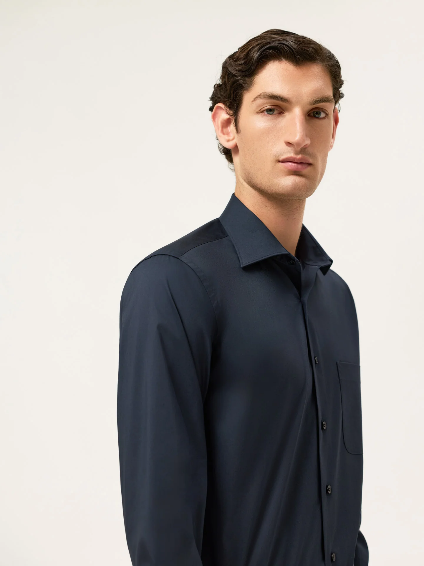 Regular Fit Cotton Stretch Travel Shirt With Oxford Collar and Chest Pocket. - Image 9