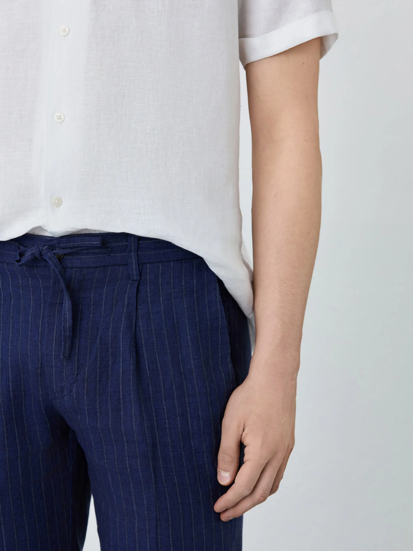 Slim Fit Chino Trousers With Pleats And String In Linen With Stripes - Image 2