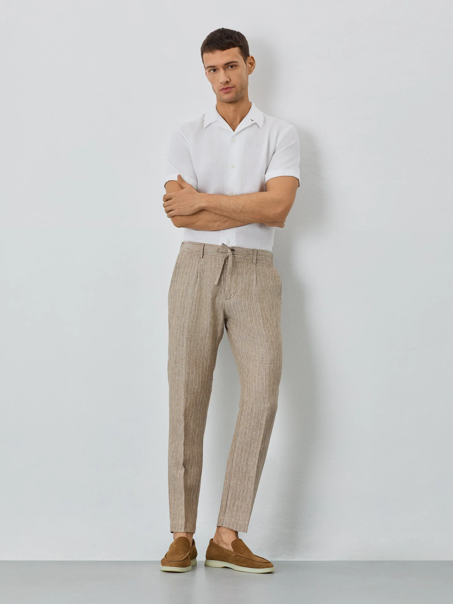 Slim Fit Chino Trousers With Pleats And String In Linen With Stripes - Image 4