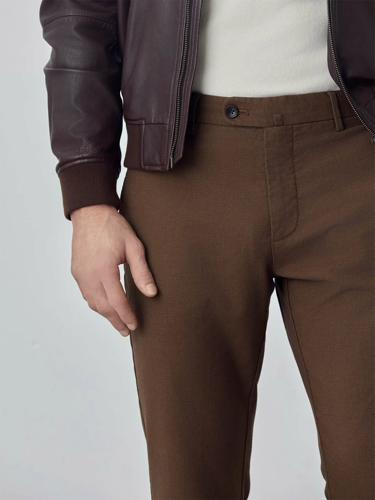 Slim fit fancy structure garment dye chino trousers - Image 4