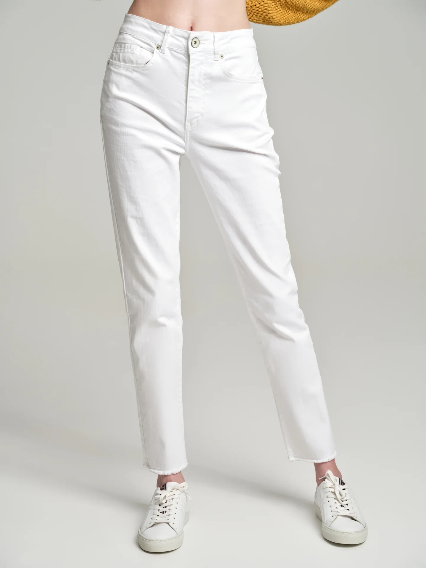 Slim fit high waist white jeans - Image 2