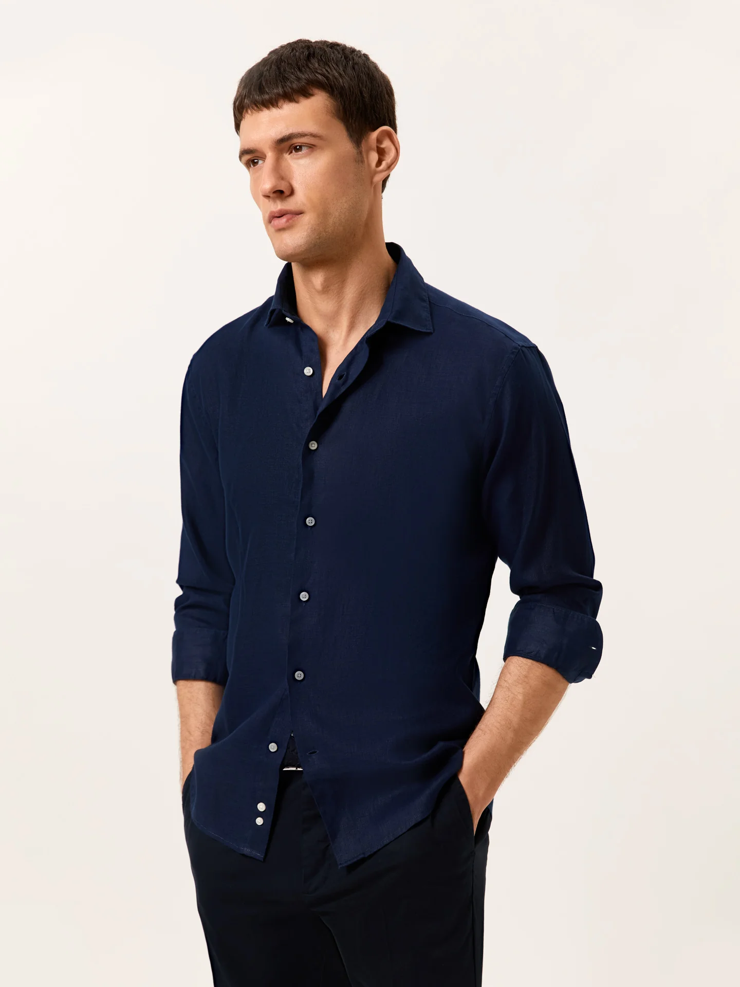 Slim Fit Open Shirt in 100% Linen - Image 2