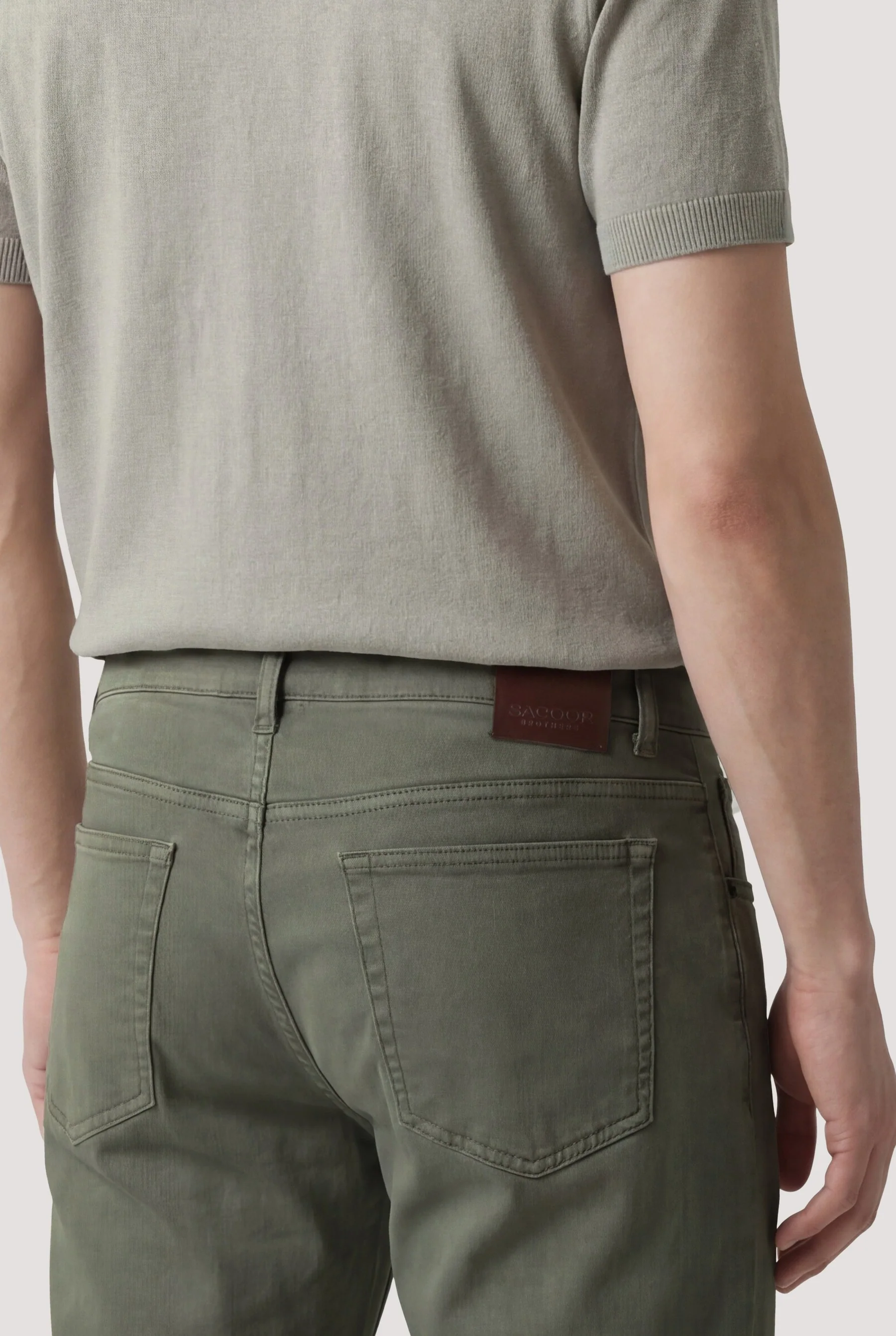 Slim Fit Pigment-Dyed trousers In Tencel Cotton And Elastane Blend - Image 3