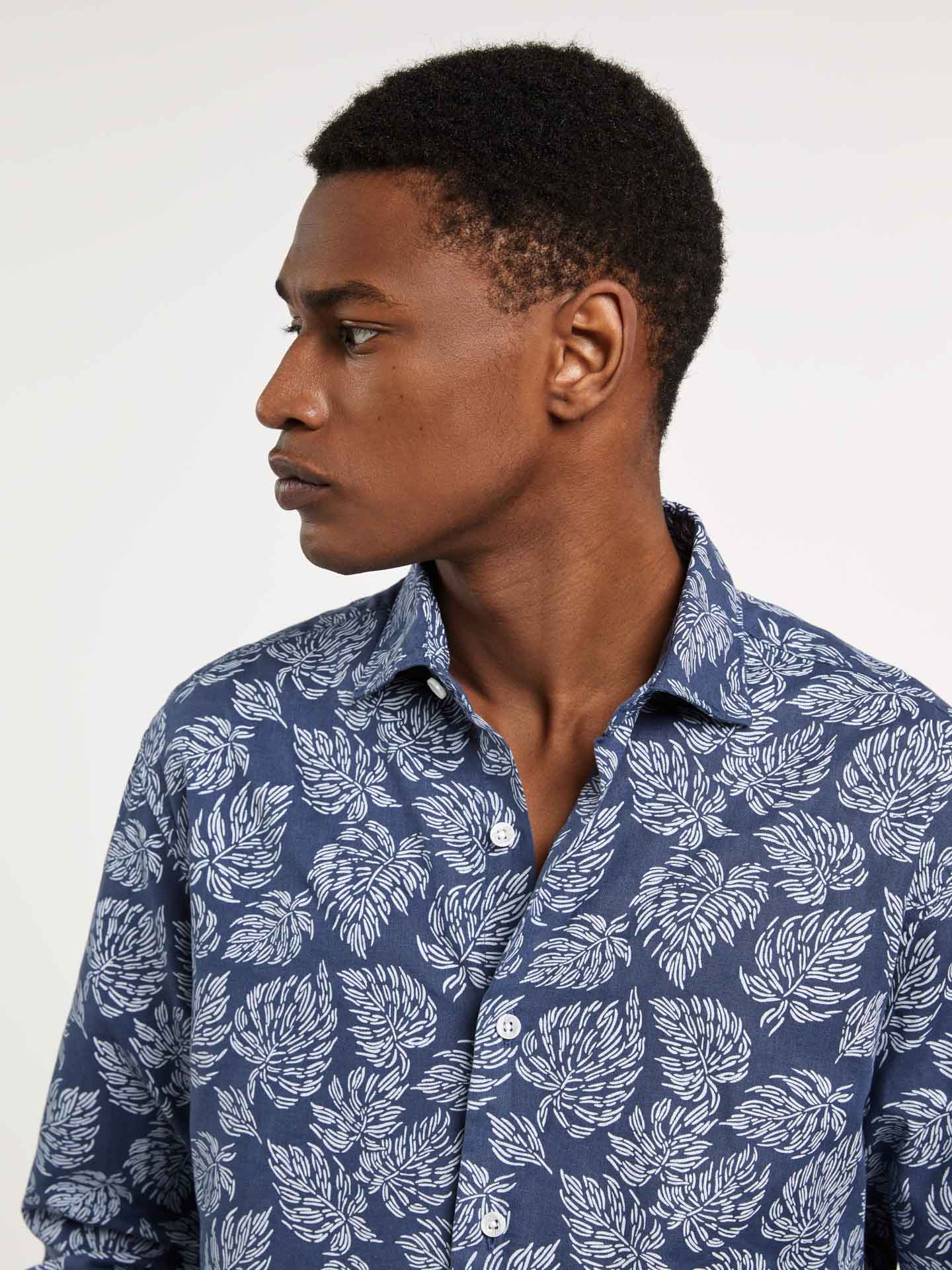 Slim fit special edition garment dye linen print shirt - Image 2