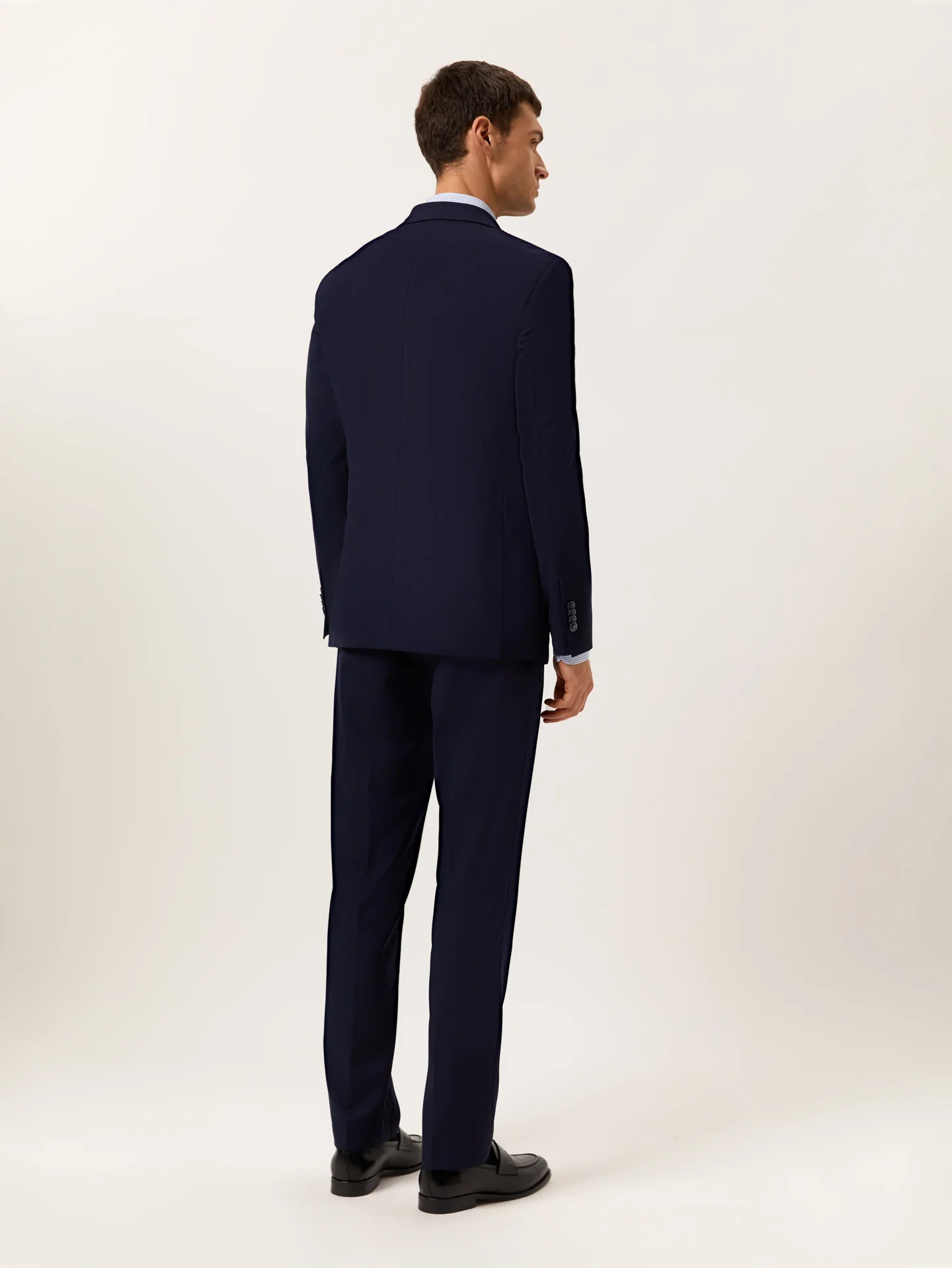Slim Fit Suit in High-performance Wool - Image 4