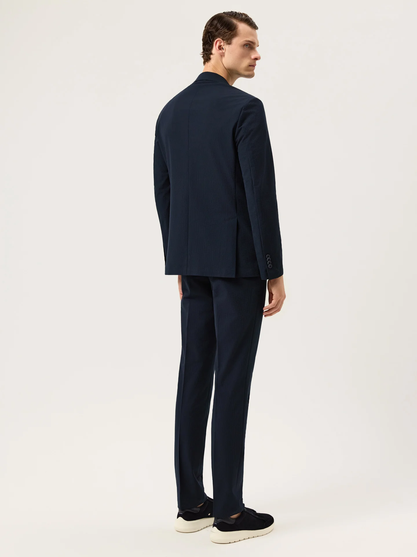 Slim Fit Travel Seersucker Suit In Washable Fabric - Image 3