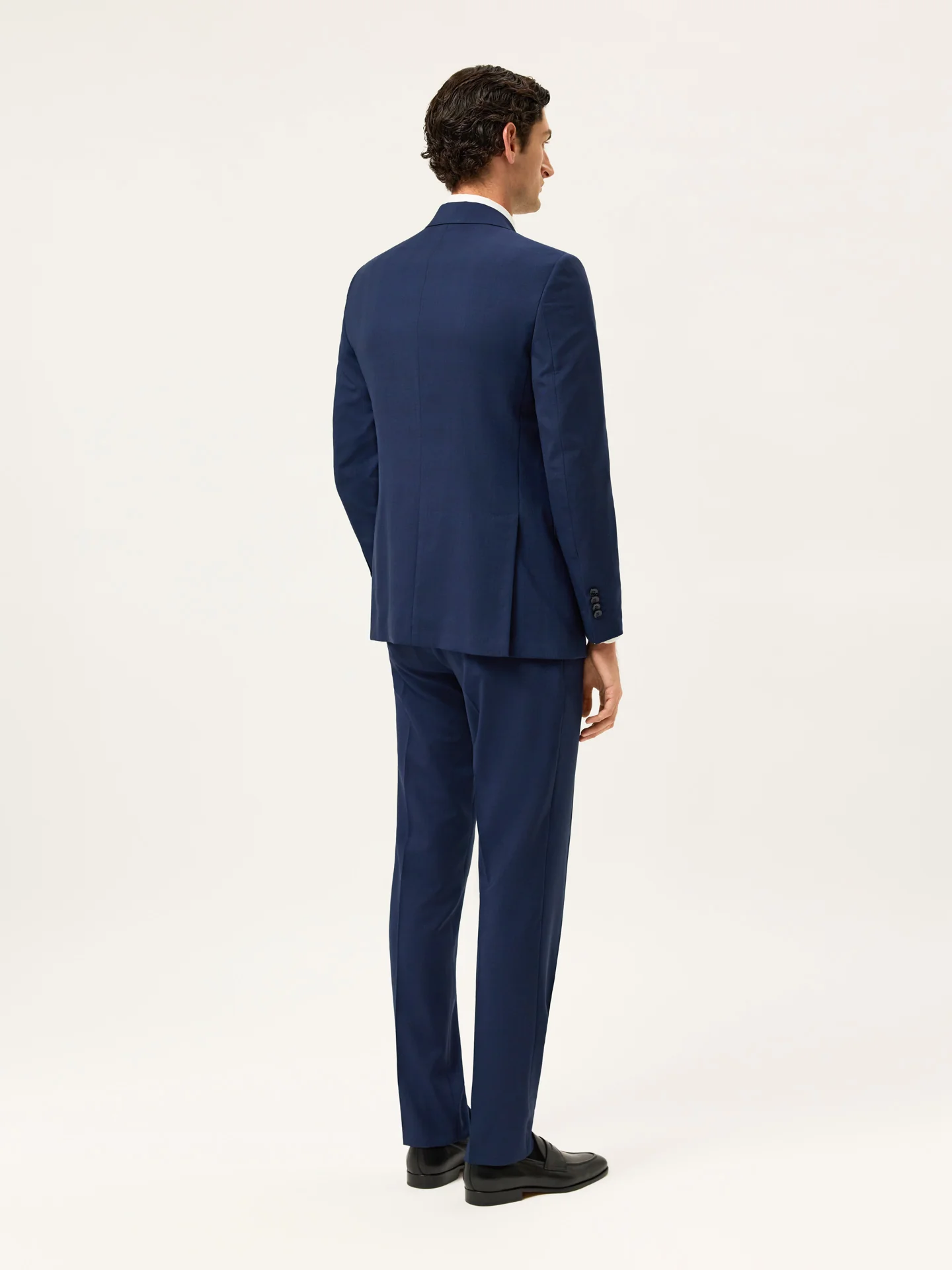 Travel Suit In Premium Italian Super 150’s Wool - Image 4