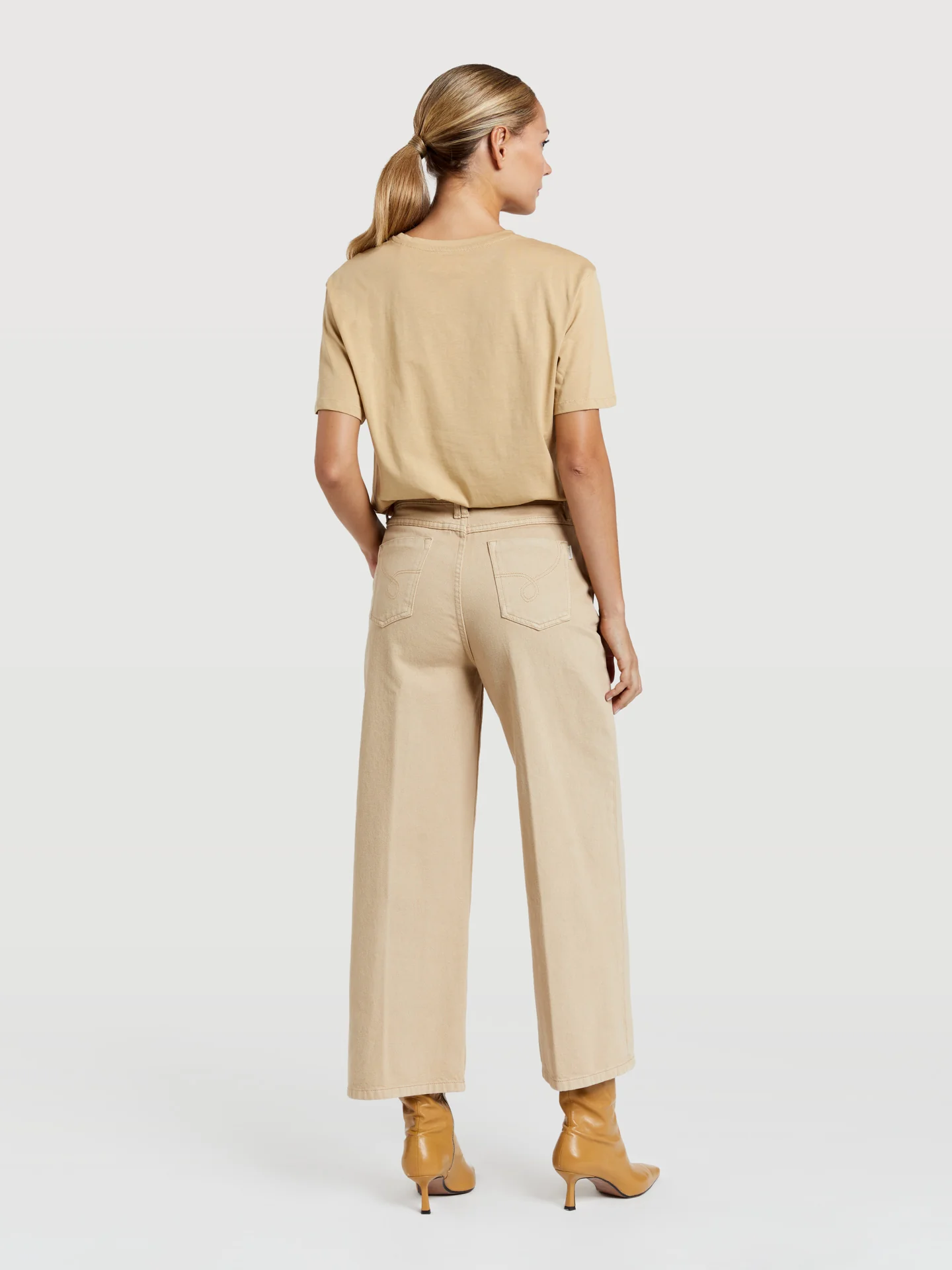 Wide leg jeans cropped with garment dye - Image 3