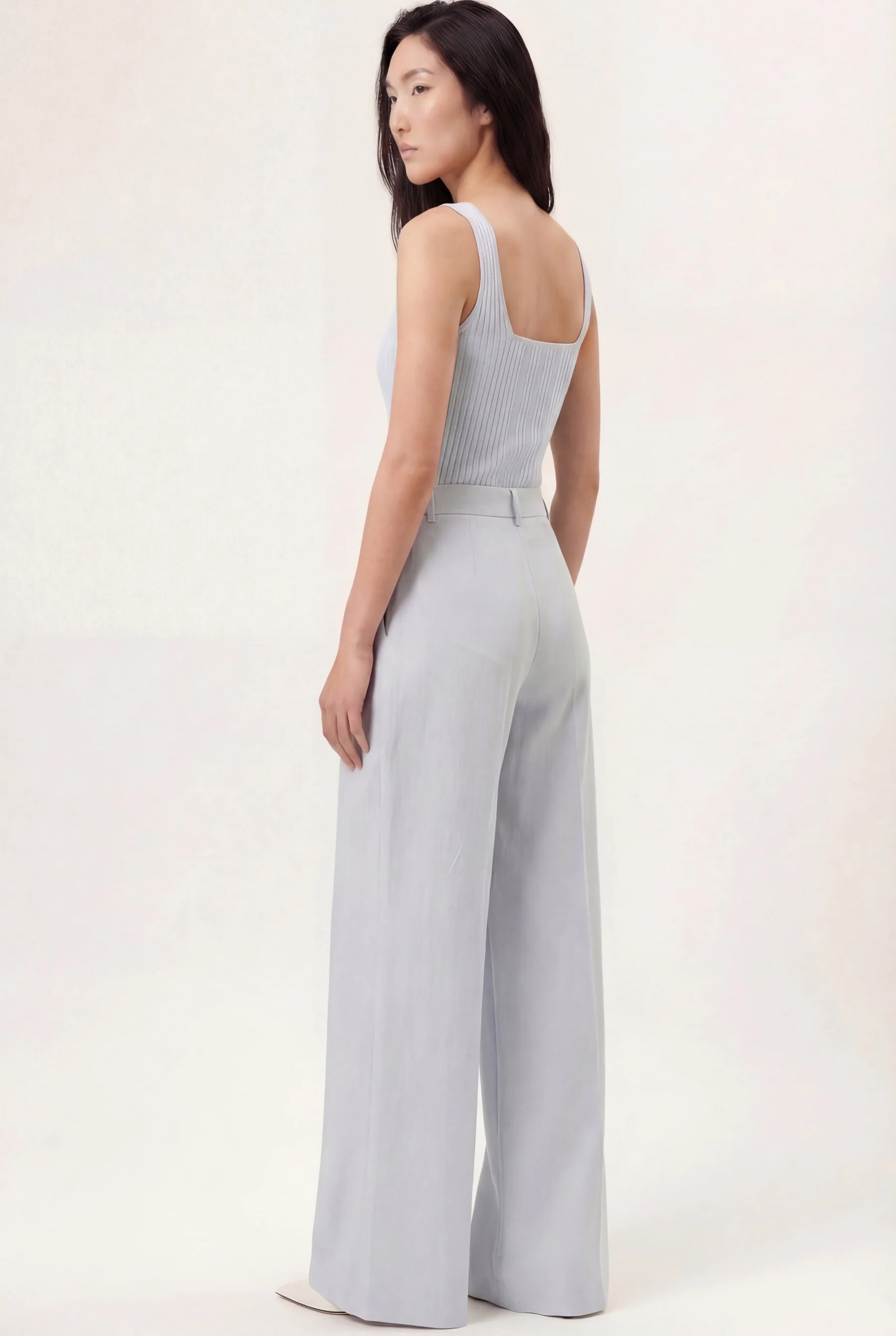 Wide Leg Trousers In Tencel And Linen Blend With Inverted Pleats - Image 15