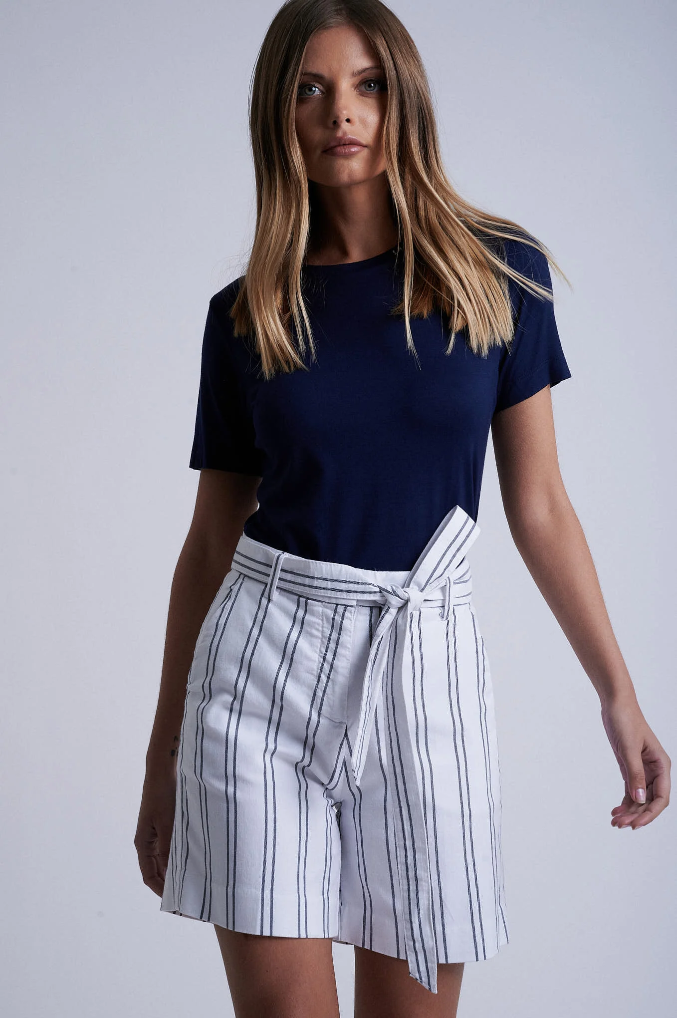 Women's shorts with stripes - Image 15